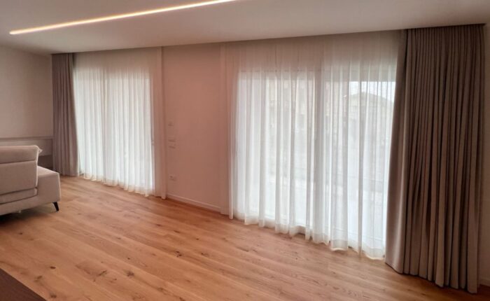 tende morbide per il salotto realizzate da Zagara Tendaggi