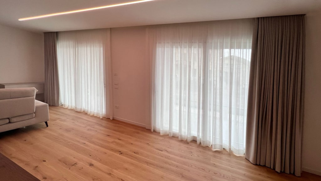 tende morbide per il salotto realizzate da Zagara Tendaggi
